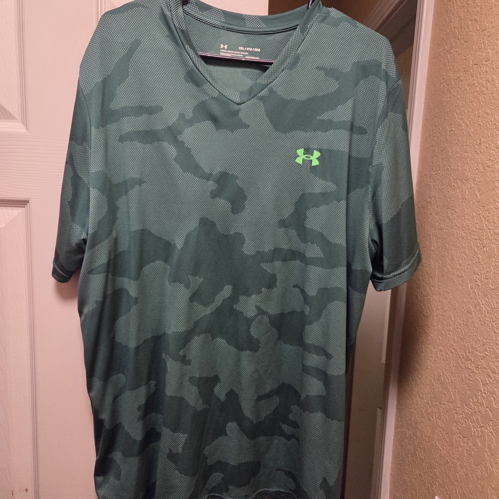 Under Armour Men's Dark Green Camo Tee